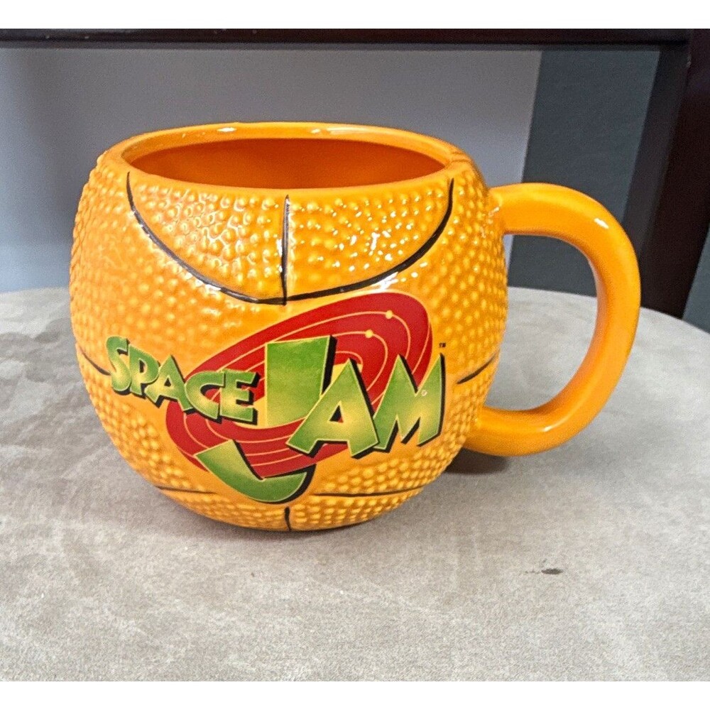 Silver Buffalo Space Jam Bugs Bunny Figural Basketball Ceramic Mug 24 oz Orange